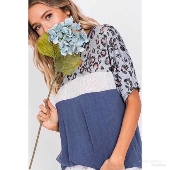 💕LAST 1! Animal Print Color Block Top! - Picture 4 of 6